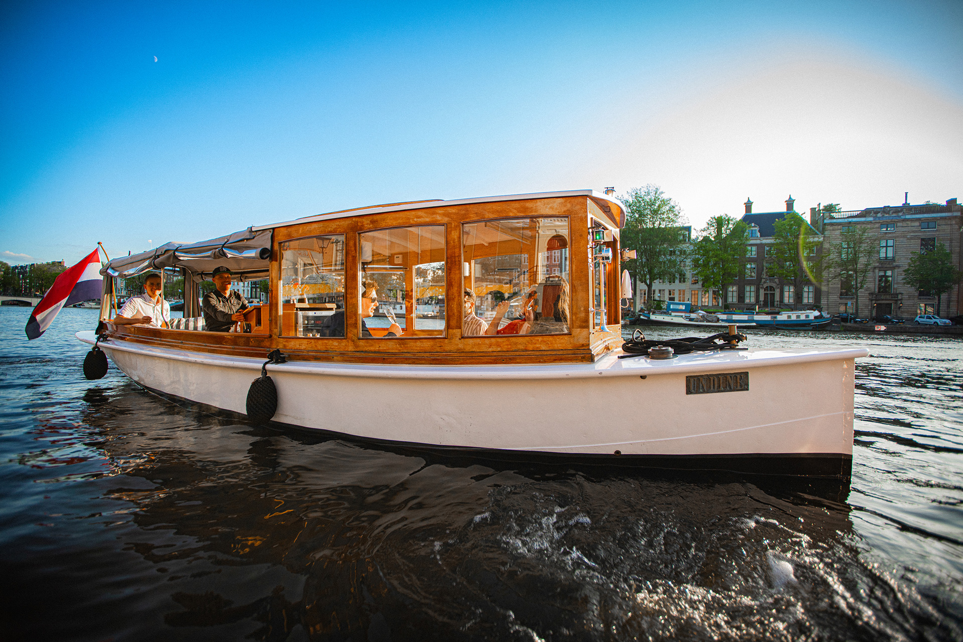 restaurant boat trip amsterdam
